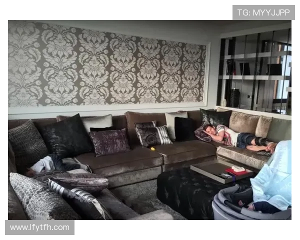 全球足球球星私生活大揭秘 看看他们的豪宅车队和家庭生活 全球足球球星私生活大揭秘 看看他们的豪宅车队和家庭生活